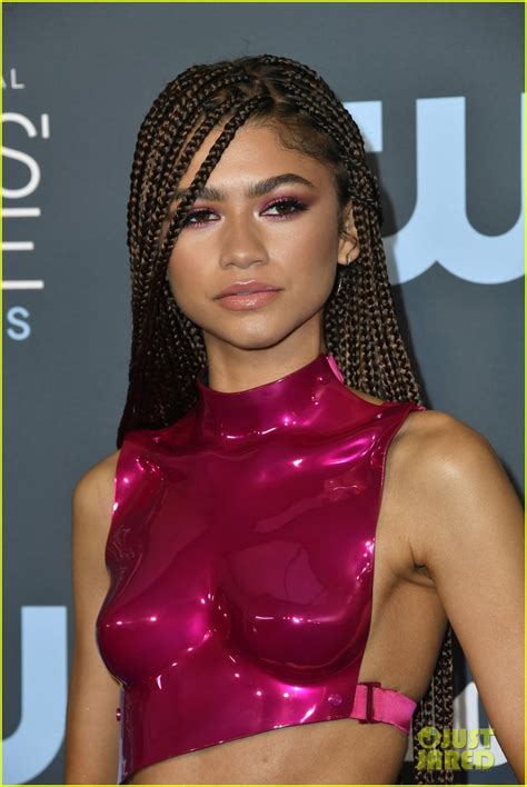 zendaya tits